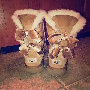 Bailey Bow Velvet Uggs
